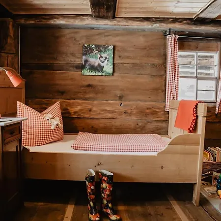 Holiday home Romantisches Schwarzwaelder Bauernhaeuschen Huesli Am Griesbachhof *