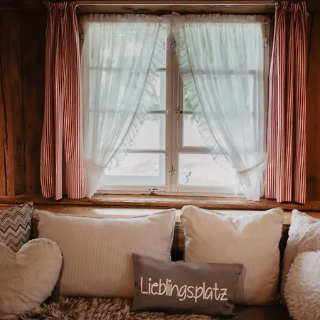 Romantisches Schwarzwaelder Bauernhaeuschen Huesli Am Griesbachhof * Titisee-Neustadt