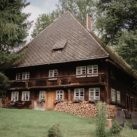 Romantisches Schwarzwaelder Bauernhaeuschen Huesli Am Griesbachhof Titisee-Neustadt