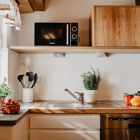 Romantisches Schwarzwaelder Bauernhaeuschen Huesli Am Griesbachhof * Titisee-Neustadt